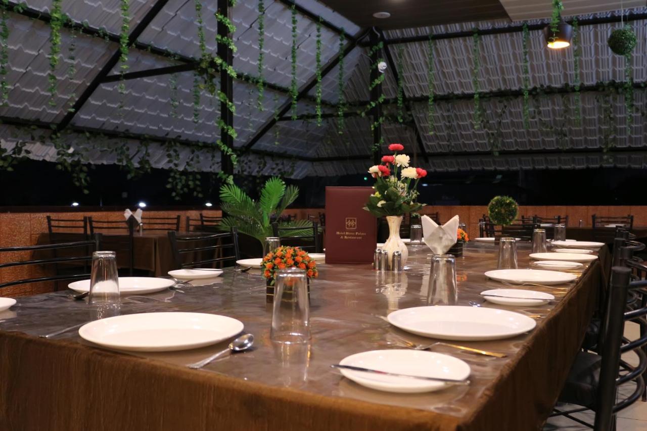 Hotel Shree Palace And Restaurant Ratlām 外观 照片